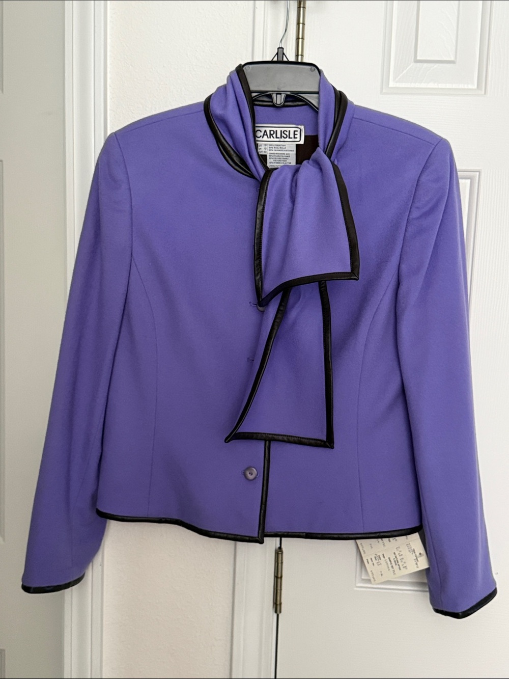 Cashmere/Wool Carlisle Vintage Lavender-Purple Blazer w/Scarf. Size 10
